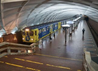 В Харькове меняют интервалы движения в метро
