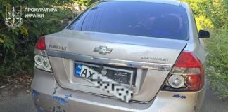 В пригороде Харькова дрон атаковал автомобиль
