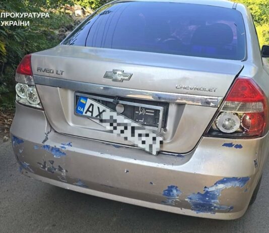 В пригороде Харькова дрон атаковал автомобиль