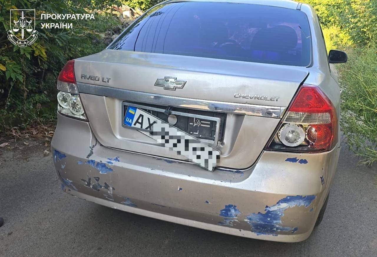 В пригороде Харькова дрон атаковал автомобиль