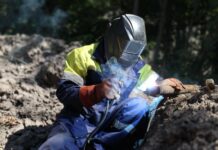 «Филигранная работа»: в центре Харькова предотвратили аварию на газопроводе