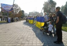 «Дома ждут»: в общине Харьковской области провели акцию в поддержку пленных и пропавших без вести, — ФОТО