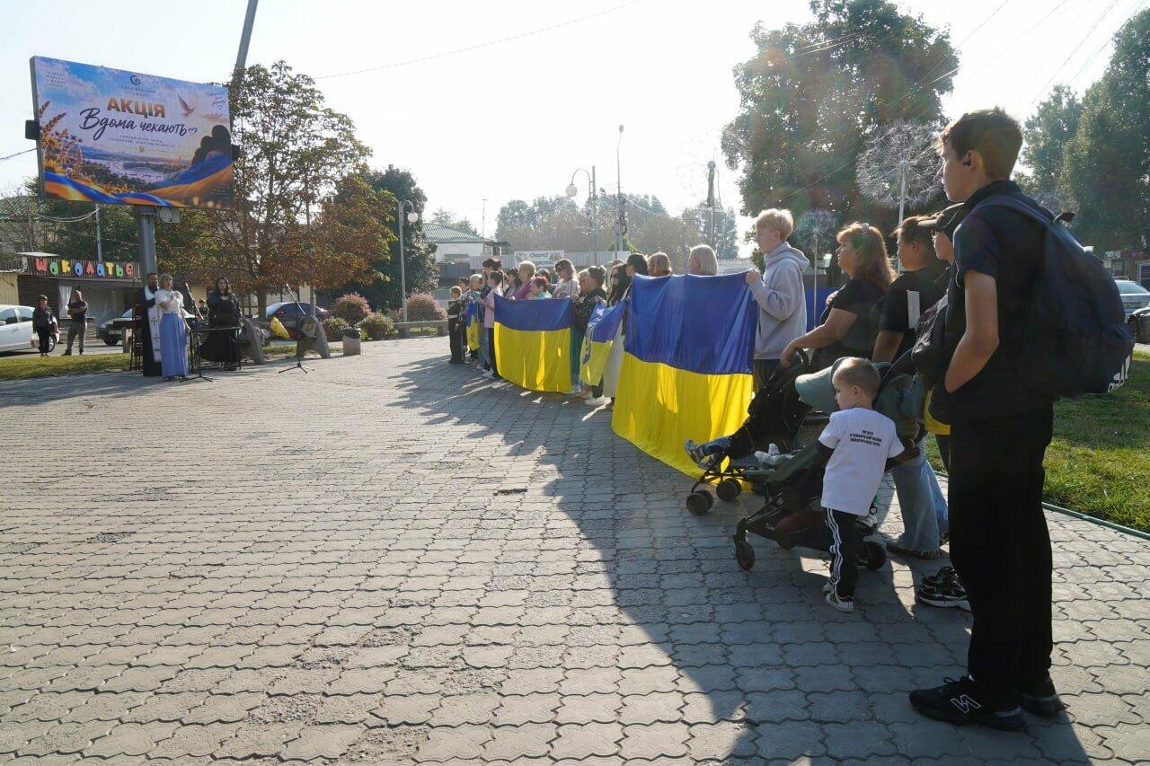 «Дома ждут»: в общине Харьковской области провели акцию в поддержку пленных и пропавших без вести, — ФОТО