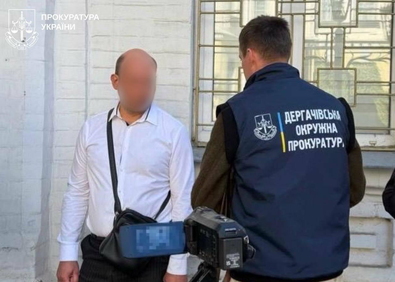Тысяча долларов за оценку квартиры: в Харькове задержан госисполнитель на взятке