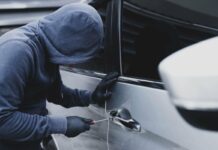 Серия краж в Харькове: мужчина обворовывал автомобили, а дома хранил гранаты и патроны