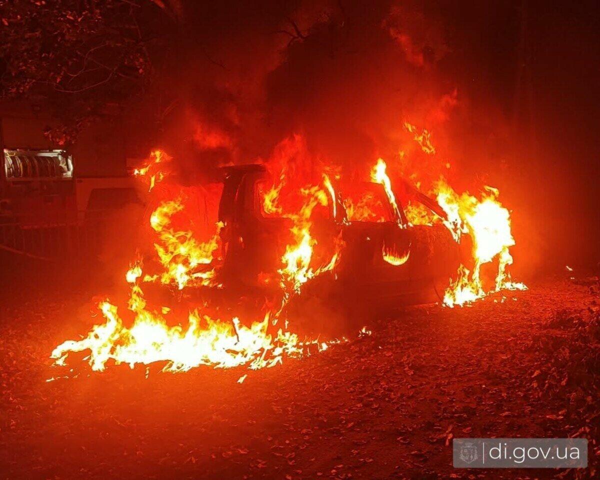 Дорога домой стала смертельной: в пригороде Харькова FPV дважды бил по автомобилям