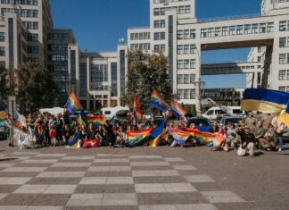 За себя и за своих: в пятый раз под обстрелами Харьков выходит на ПрайдФест и Марш ХарьковПрайда