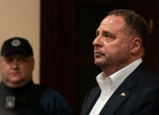 С Ермака сняли браслет, потому что тот угрожал его жизни