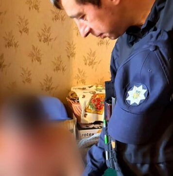 Угрожал расправой собственному отцу: в Харькове полиция запретила мужчине с ним контактировать