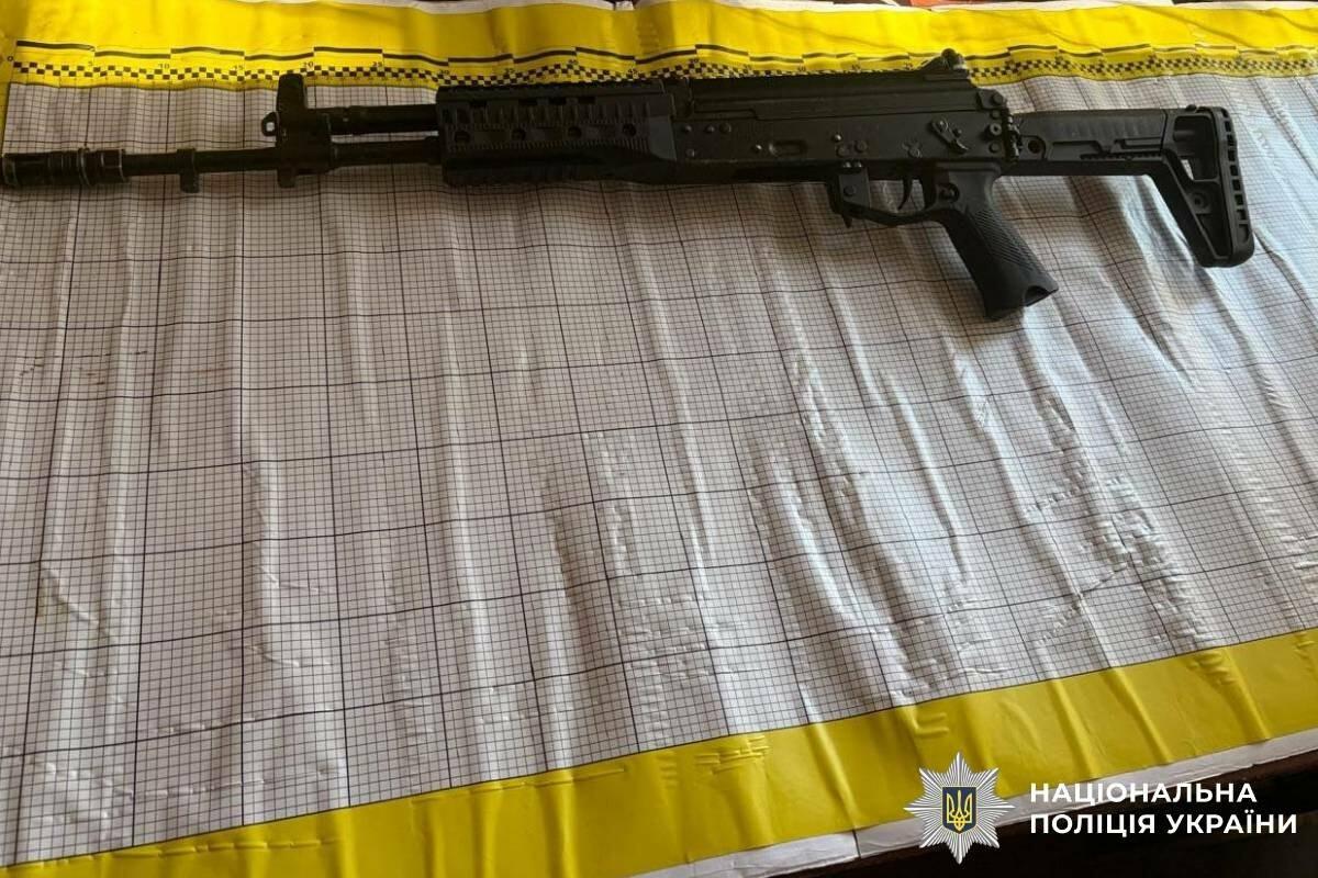 Нашел автомат прямо на прежних позициях: в Харьковской области мужчина принес АК-12 в полицию