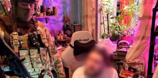 Устроил домашний «склад»: в Харькове разоблачили мужчину, подозреваемого в сбыте наркотиков
