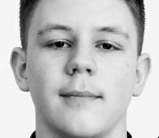 Мама погибла сразу, сын боролся до последнего: удар России унес жизни 13-летнего Александра на Харьковщине