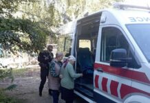 Решила эвакуироваться после «прилета» в дом: на Харьковщине из-под обстрелов спасли пожилую женщину