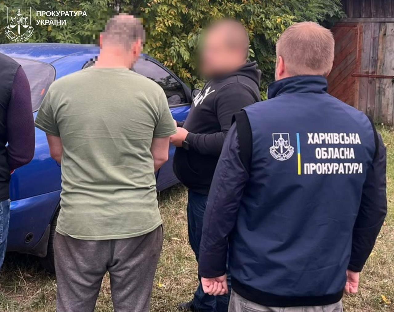 Не услышал бензопилы и не увидел грузовики: в Харьковской области разоблачили служебную халатность