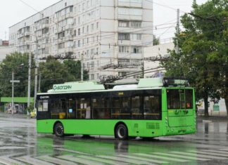 На Салтивке останавливают движение троллейбусов