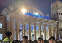 В Харькове полиция фактически сняла цепь с поезда