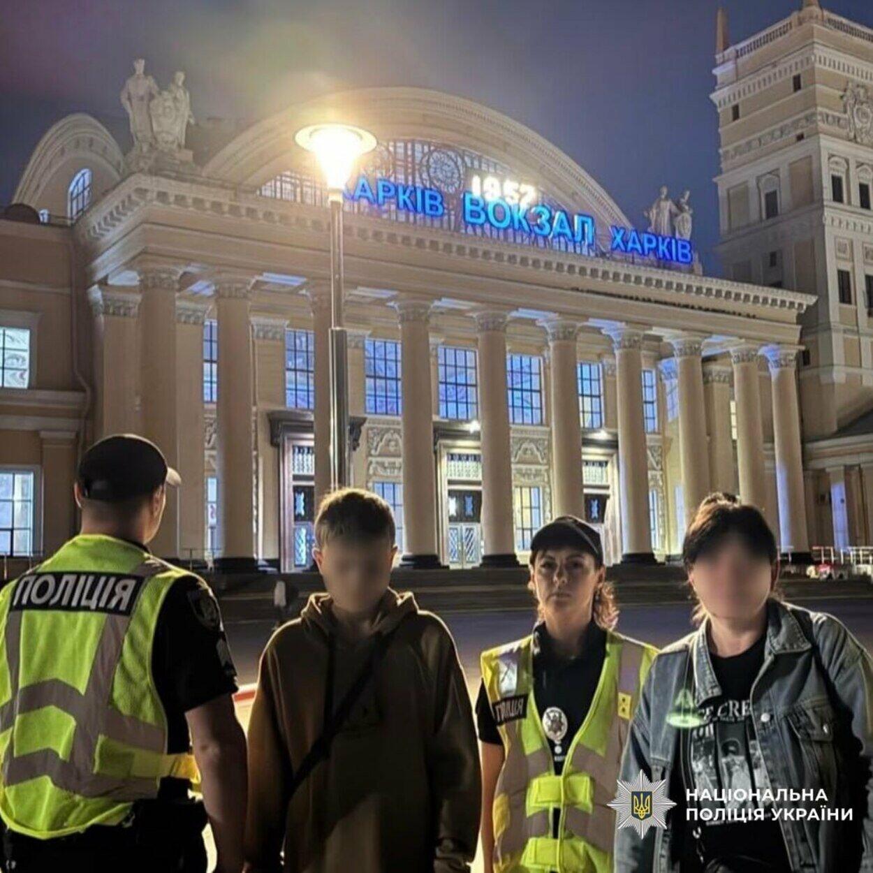 В Харькове полиция фактически сняла цепь с поезда