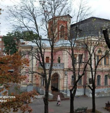 «Пряничный дом» в центре Харькова: знаковую достопримечательность удалось вернуть горожанам