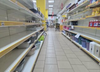 Пустые полки в магазинах в Харькове: действительно ли городу грозит дефицит продуктов?
