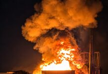В РФ после атаки горит завод «Азот», связанный с производством взрывчатки: что известно
