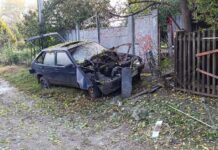 Террор Золочевщины: россияне снова били дронами по автомобилю