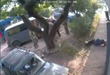 Суд отстранил работника ТЦК, толкнувшего пенсионерку