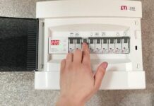 Отключение света в Харьковской области: действуют почасовые графики и есть обесточивание из-за боевых действий