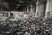 Россияне снова воюют с книгами: в Харькове 300 тысяч тиражей под угрозой уничтожения, — ФОТО