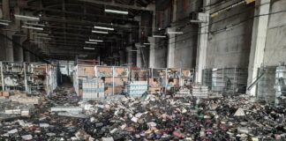 Россияне снова воюют с книгами: в Харькове 300 тысяч тиражей под угрозой уничтожения, — ФОТО