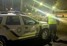 Почти как ковбои: в Харькове произошла стрельба между двумя автомобилями во время движения