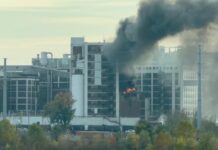Мощный взрыв и столб черного дыма: в США на крупнейшем в мире заводе Quaker Oats разразился пожар