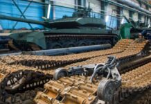 Россия может готовиться к войне с НАТО: базы хранения наполняют новыми танками (фото)