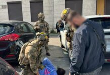 Шесть тысяч долларов за «исключение» из военного учета: в Харькове задержали дельцов, — ФОТО
