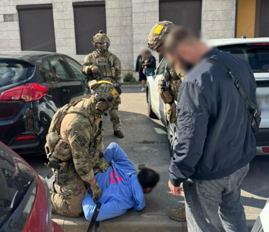 Шесть тысяч долларов за «исключение» из военного учета: в Харькове задержали дельцов, — ФОТО