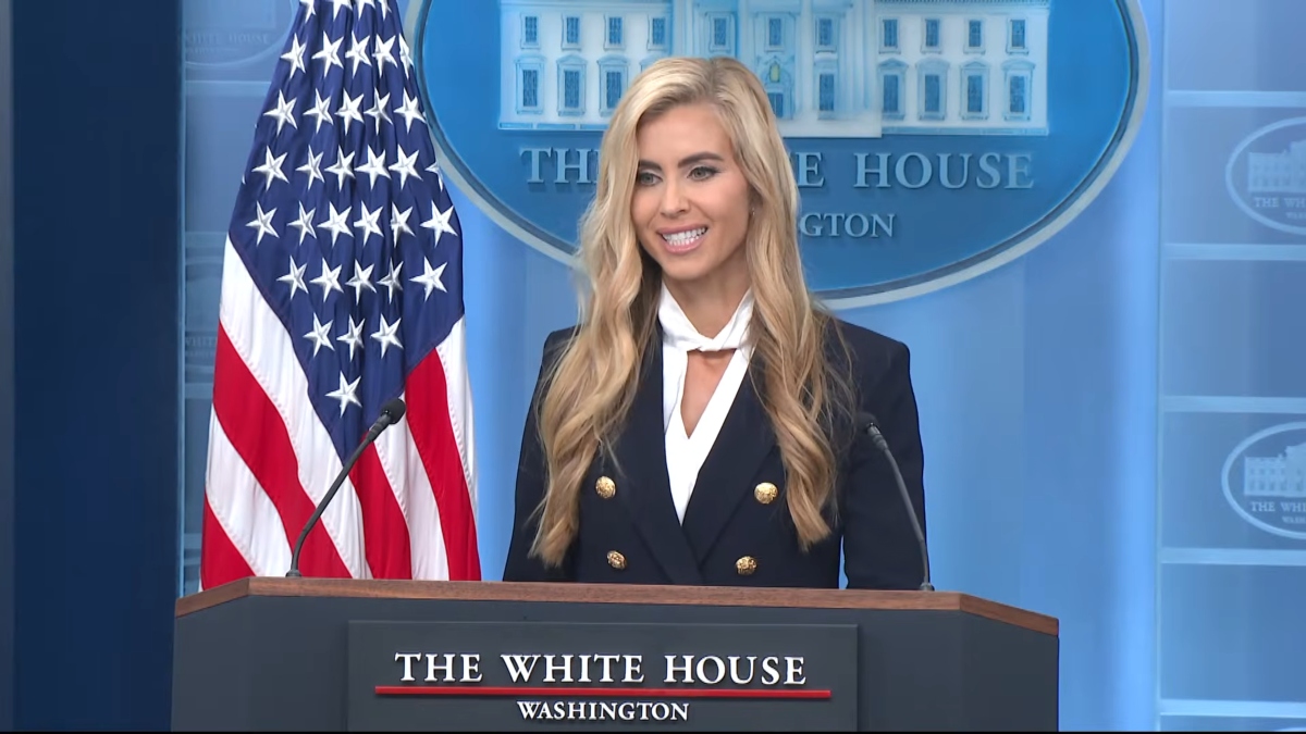 Не прошло и недели: от Трампа ушла очередная пресс-секретарь «из-за издевательств»