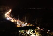 Свет погас на обоих берегах: в Днепре произошел масштабный блэкаут после атаки РФ (видео)