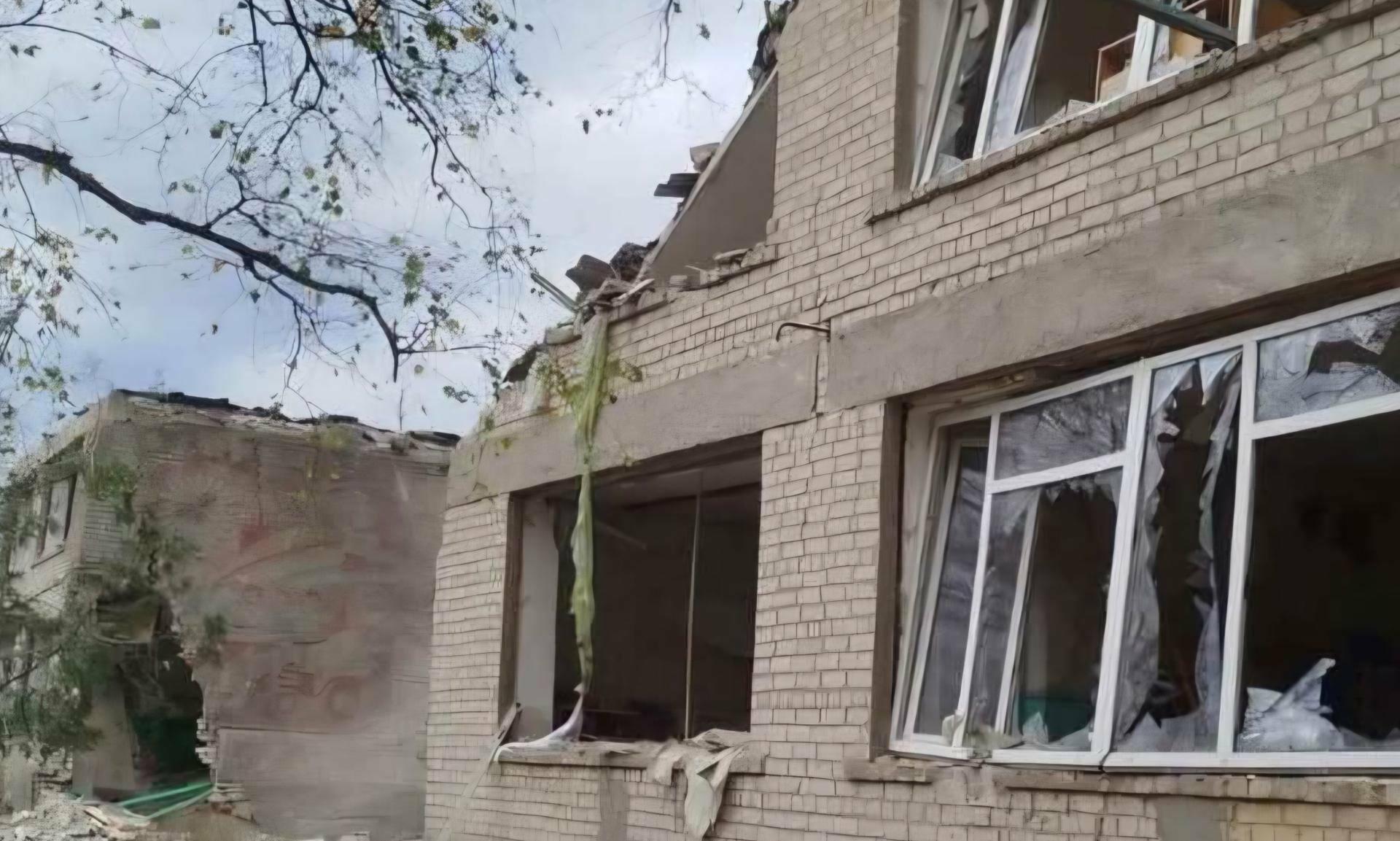Дрон ударил по микроавтобусу на Харьковщине: два человека получили ранения
