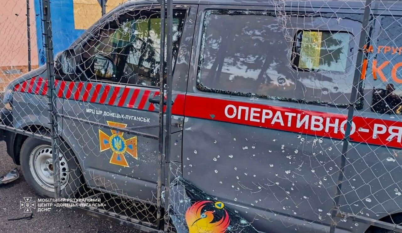 Вражеский дрон подстрелил спасателей: на Харьковщине ударили по эвакуационному автомобилю
