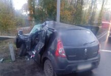 Авария с двумя погибшими на Харьковщине: легковушка протаранила грузовик
