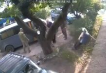 В Харькове 73-летняя женщина пыталась помешать мобилизации: ее так толкнули, что она оказалась в больнице, — ФОТО, ВИДЕО