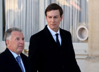 США «деликатно» говорят о Донбассе, а удары по НПЗ просят прекратить, — источник