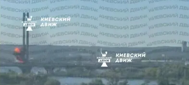 Кличко подтвердил два попадания дронов у опоры Южного моста: движение метро остановили